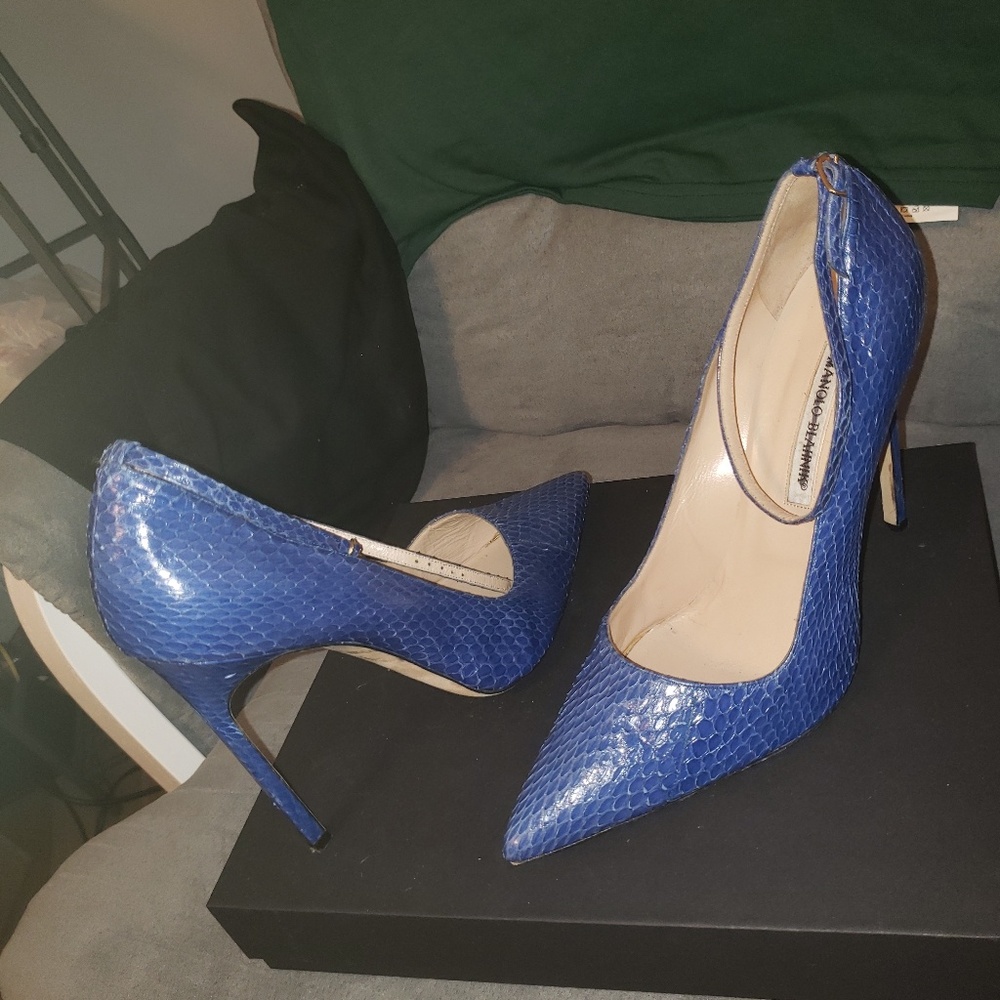 Python manolos blahnik pumps